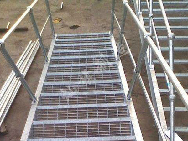 作業(yè)鋼梯欄桿